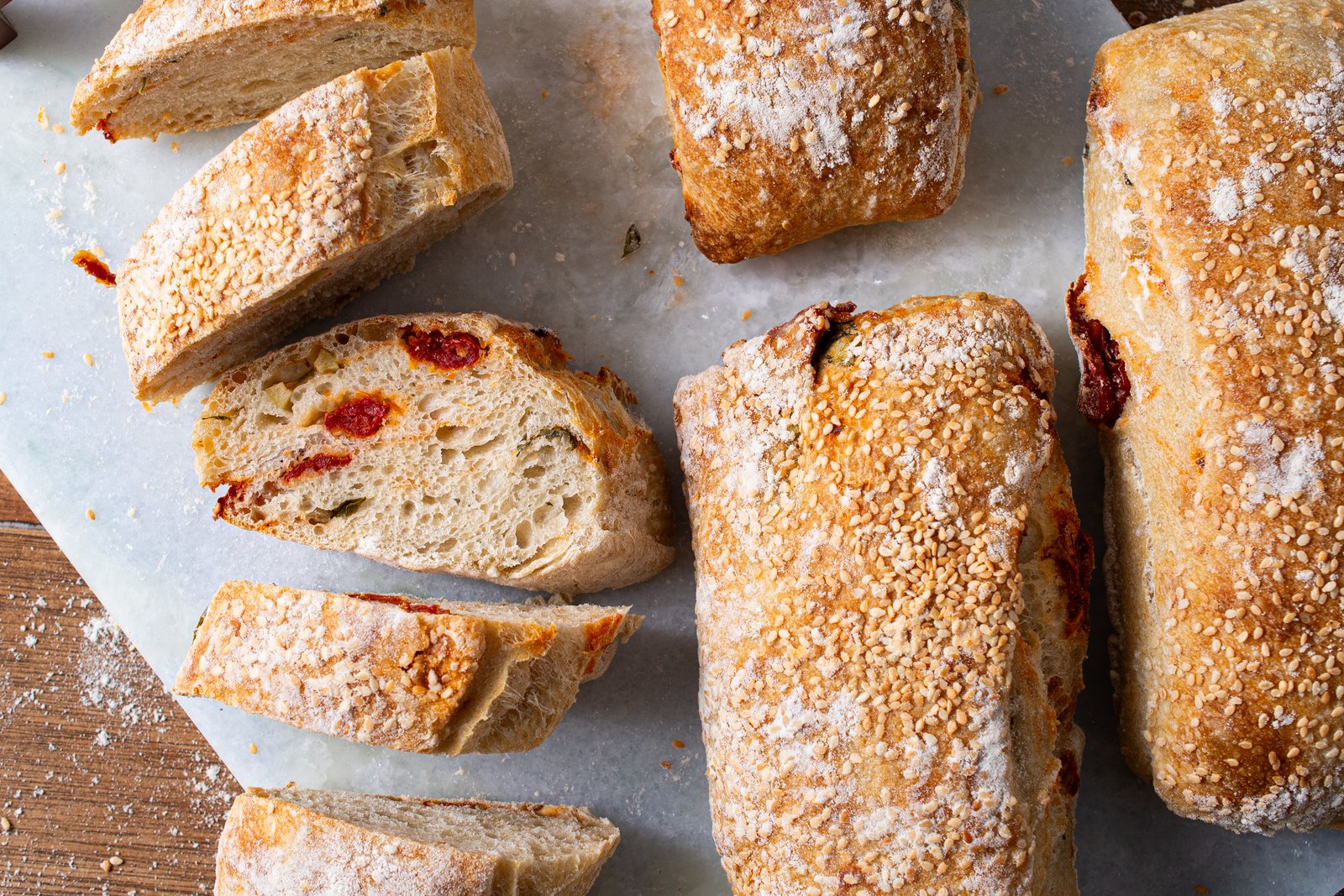 Ciabatta de Tomate, Manjericão e Azeitonas - foto inteira